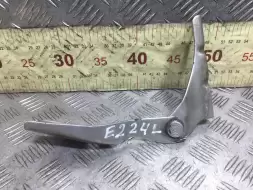 Петля капота левая