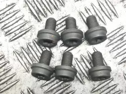 Болт маховика