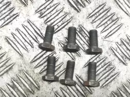 Болт маховика