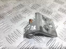 Петля двери передней правой