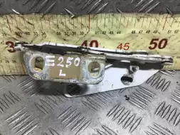 Петля капота левая