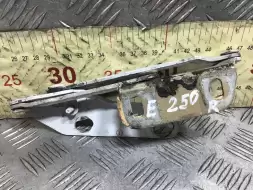 Петля капота правая