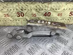 Петля капота левая