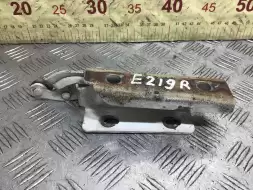 Петля капота правая