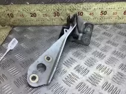 Петля капота правая