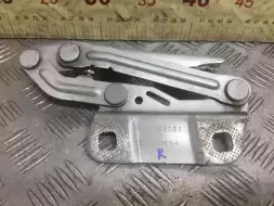 Петля капота правая