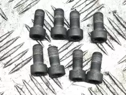 Болт маховика