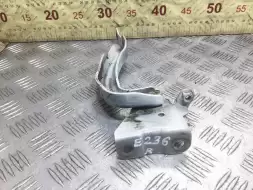 Петля капота правая