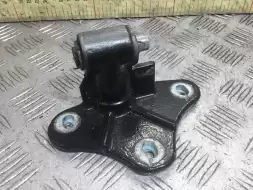 Петля двери