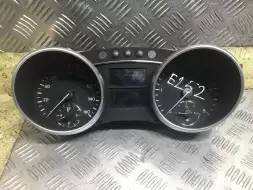 Щиток приборов (приборная панель)