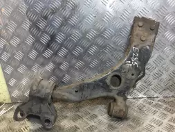Рычаг передний правый