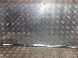 Молдинг крышки багажника