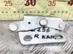 Петля капота правая
