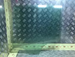 Стекло двери задней левой