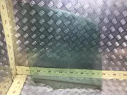Стекло двери передней правой