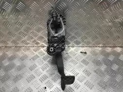 Педаль сцепления
