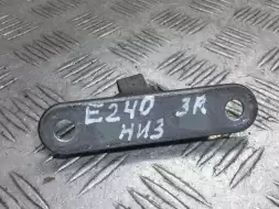 Петля двери задней правой