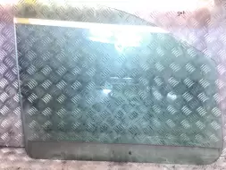 Стекло двери передней правой