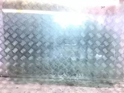 Стекло двери передней правой