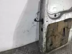 Дверь задняя распашная правая