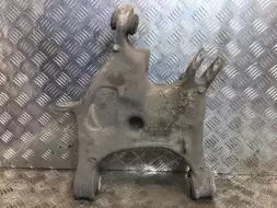 Рычаг задний правый