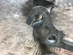 Кулак поворотный правый