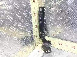 Петля капота левая