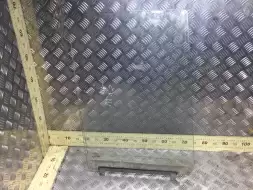 Стекло двери передней правой
